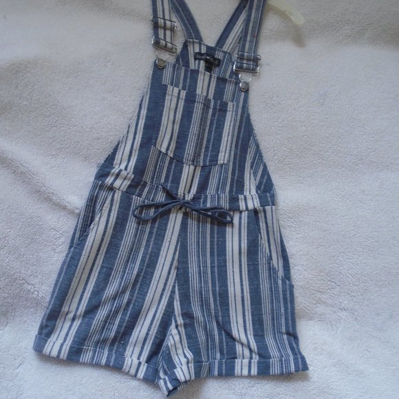 Derek Heart Striped bib Overall cuffed shorts size Small - Picture 1 of 8
